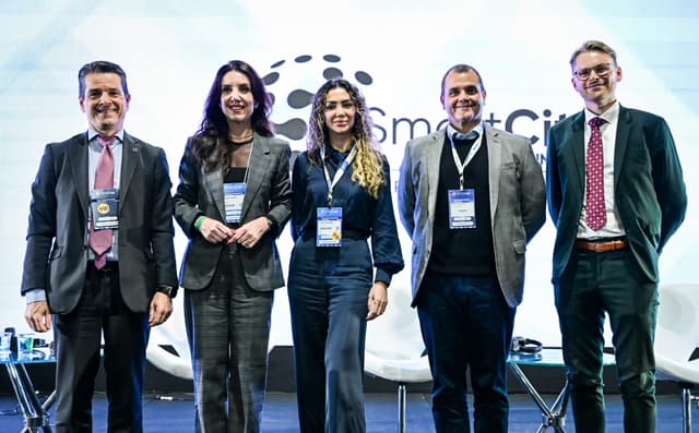 Cidades inteligentes exigem mais que conectividade, avaliam líderes do setor